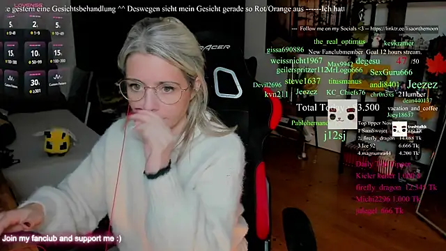 Snapshot of Lisaonthemoon chatting on November 30, 2025, 2:45 am Lisaonthemoon online show from November 30, 2025, 2:45 am