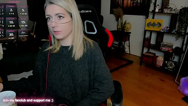 Snapshot of Lisaonthemoon chatting on December 19, 2025, 4:09 pm Lisaonthemoon online show from December 19, 2025, 4:09 pm