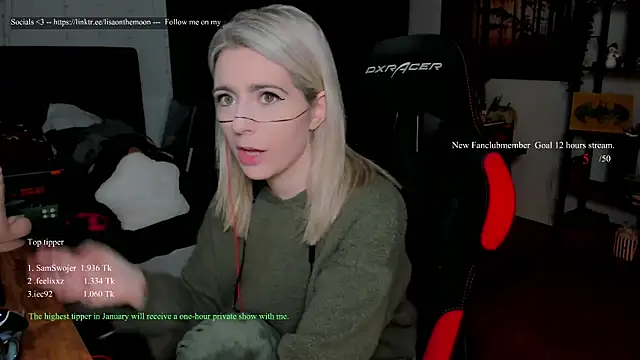 Snapshot of Lisaonthemoon chatting on January 10, 2026, 2:45 pm Lisaonthemoon online show from January 10, 2026, 2:45 pm