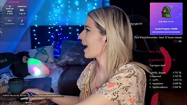 Lisaonthemoon online show from April 26, 2026, 3:09 pm