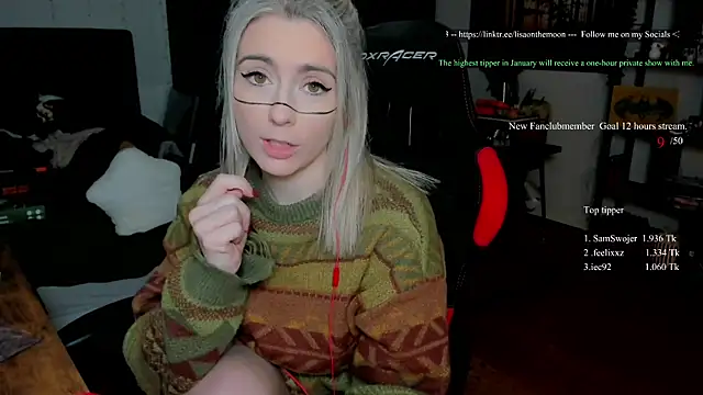 Snapshot of Lisaonthemoon chatting on January 11, 2026, 9:44 pm Lisaonthemoon online show from January 11, 2026, 9:44 pm