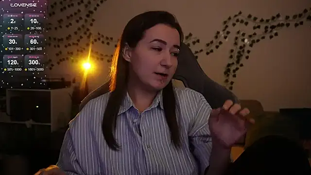 Megan  Hart online show from November 15, 2025, 12:58 am