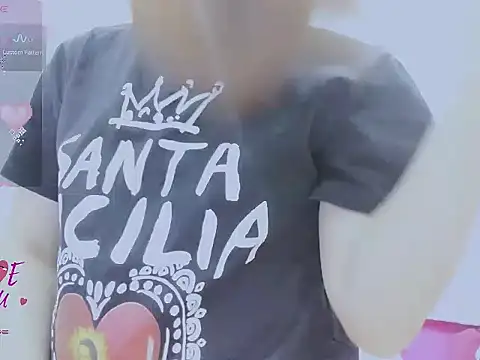 Snapshot of Linh_diudang chatting on October 21, 2025, 1:43 pm Linh diudang online show from October 21, 2025, 1:43 pm