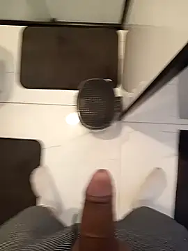 Snapshot of dredre1069 chatting on January 14, 2025, 2:00 pm dredre1069 online show from January 14, 2025, 2:00 pm