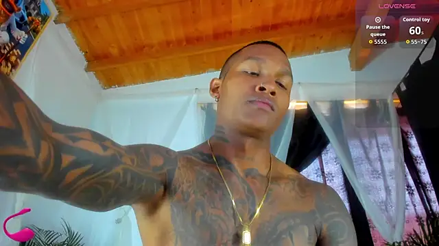 Snapshot of esteveen_ortegas_ chatting on October 15, 2025, 5:43 pm esteveen ortegas online show from October 15, 2025, 5:43 pm