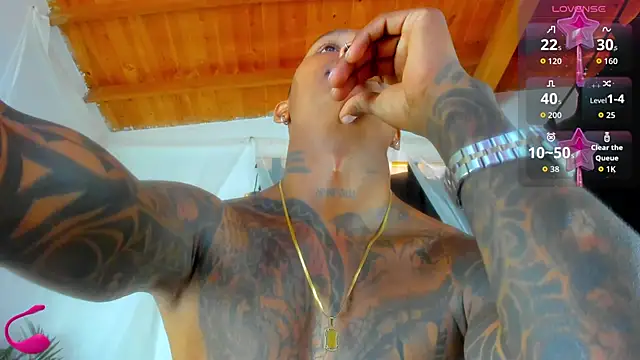 Snapshot of esteveen_ortegas_ chatting on November 26, 2025, 4:29 pm esteveen ortegas online show from November 26, 2025, 4:29 pm