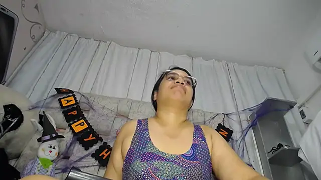 Snapshot of KEYRA-MILLER- chatting on October 19, 2025, 2:14 am KEYRA-MILLER- online show from October 19, 2025, 2:14 am