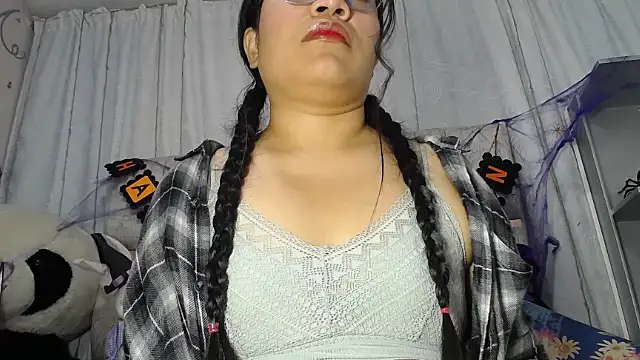 Snapshot of KEYRA-MILLER- chatting on October 14, 2025, 2:12 am KEYRA-MILLER- online show from October 14, 2025, 2:12 am