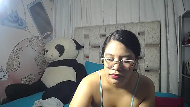 Snapshot of KEYRA-MILLER- chatting on November 23, 2025, 2:10 am KEYRA-MILLER- online show from November 23, 2025, 2:10 am