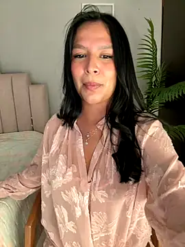 Snapshot of Gytha_davis chatting on October 7, 2025, 10:00 pm Gytha davis online show from October 7, 2025, 10:00 pm