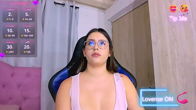 ParisShayk online show from July 30, 2026, 6:07 pm