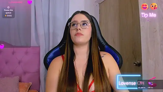 ParisShayk online show from July 19, 2026, 6:04 pm