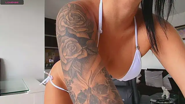 Pamela-fit online show from October 11, 2025, 5:25 pm