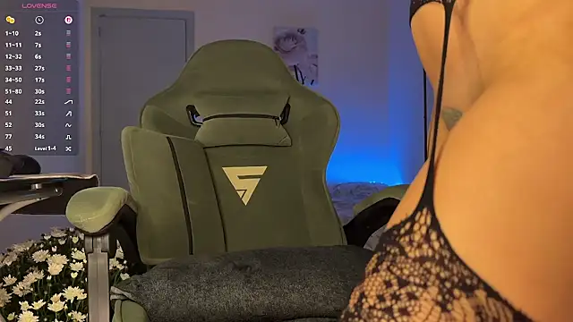 Snapshot of Naughty_Mari chatting on October 26, 2025, 10:59 am Naughty Mari online show from October 26, 2025, 10:59 am