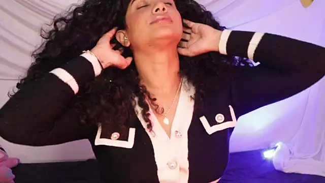 Mysensualbrunette1 online show from March 1, 2025, 5:52 am