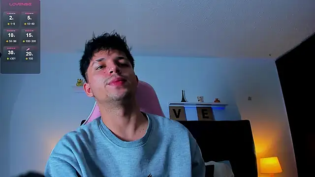 Snapshot of Issac_james_ chatting on October 15, 2025, 4:22 am Issac james online show from October 15, 2025, 4:22 am