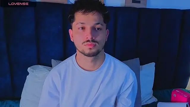 Snapshot of Issac_james_ chatting on March 27, 2026, 2:31 am Issac james online show from March 27, 2026, 2:31 am