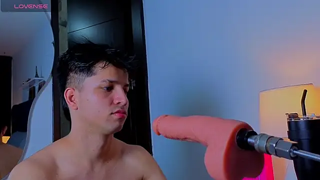 Snapshot of Issac_james_ chatting on December 3, 2025, 5:41 am Issac james online show from December 3, 2025, 5:41 am