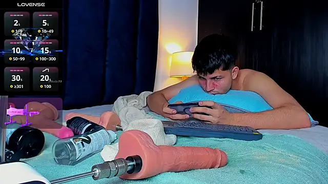 Snapshot of Issac_james_ chatting on October 12, 2025, 8:54 pm Issac james online show from October 12, 2025, 8:54 pm