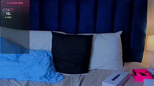 Snapshot of Issac_james_ chatting on April 9, 2026, 6:52 am Issac james online show from April 9, 2026, 6:52 am