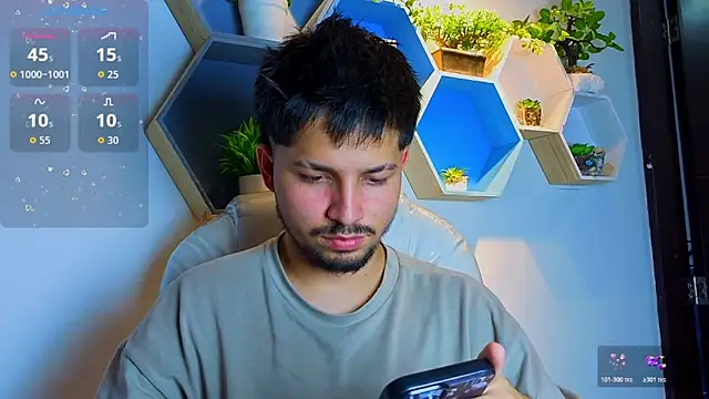 Snapshot of Issac_james_ chatting on March 10, 2026, 7:40 pm Issac james online show from March 10, 2026, 7:40 pm