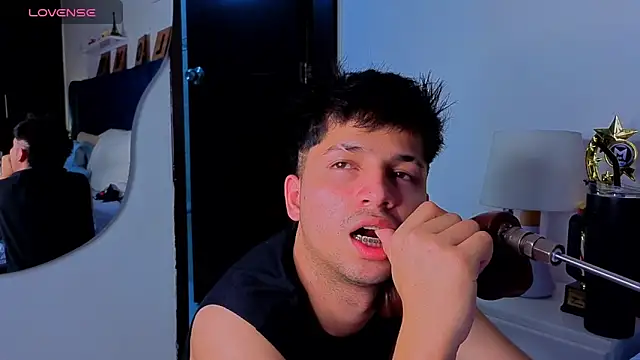 Snapshot of Issac_james_ chatting on April 11, 2026, 7:45 am Issac james online show from April 11, 2026, 7:45 am