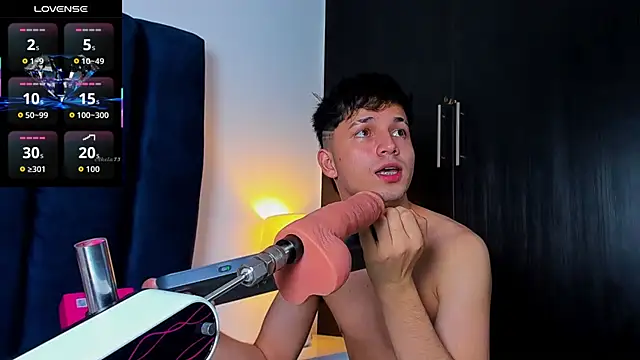 Snapshot of Issac_james_ chatting on October 9, 2025, 8:20 pm Issac james online show from October 9, 2025, 8:20 pm