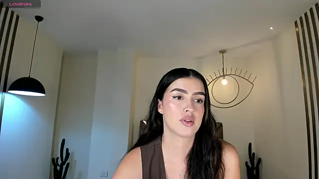 PaulinaSantos  online show from May 2, 2026, 7:41 pm
