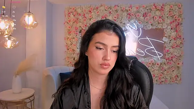 Snapshot of PaulinaSantos_ chatting on November 1, 2025, 8:14 pm PaulinaSantos online show from November 1, 2025, 8:14 pm