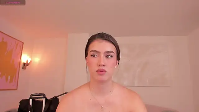 PaulinaSantos  online show from December 21, 2025, 5:25 pm