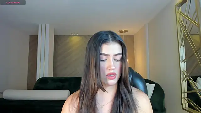 Snapshot of PaulinaSantos_ chatting on June 9, 2026, 7:26 pm PaulinaSantos online show from June 9, 2026, 7:26 pm