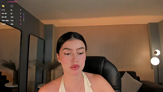 Snapshot of PaulinaSantos_ chatting on October 13, 2025, 7:37 pm PaulinaSantos online show from October 13, 2025, 7:37 pm