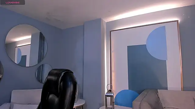 Snapshot of PaulinaSantos_ chatting on October 14, 2025, 7:58 pm PaulinaSantos online show from October 14, 2025, 7:58 pm