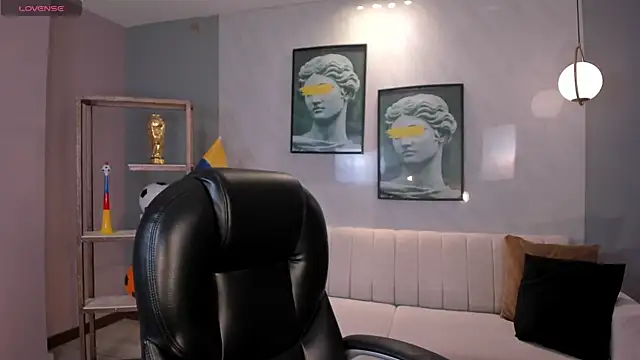 Snapshot of PaulinaSantos_ chatting on June 18, 2026, 8:25 pm PaulinaSantos online show from June 18, 2026, 8:25 pm