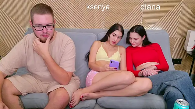 Snapshot of Ksenny chatting on October 21, 2025, 11:31 am Ksenny online show from October 21, 2025, 11:31 am