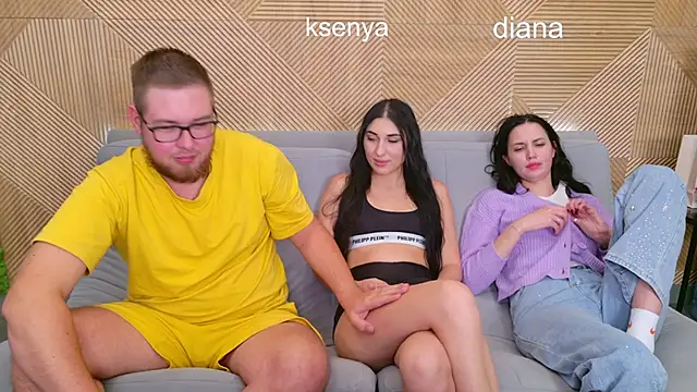 Snapshot of Ksenny chatting on October 28, 2025, 7:57 pm Ksenny online show from October 28, 2025, 7:57 pm