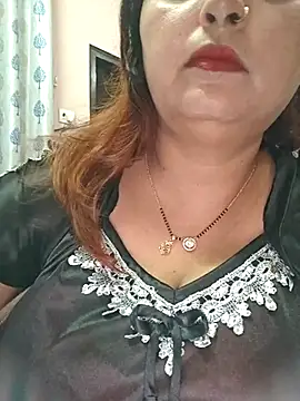 Snapshot of Dianaa9 chatting on May 15, 2026, 8:23 am Dianaa9 online show from May 15, 2026, 8:23 am