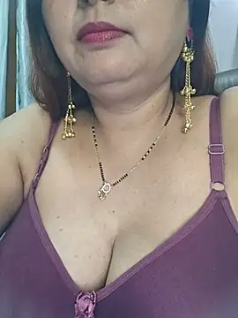 Dianaa9 online show from April 19, 2026, 6:10 pm