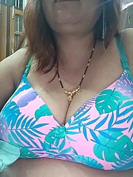 Snapshot of Dianaa9 chatting on June 13, 2026, 6:06 pm Dianaa9 online show from June 13, 2026, 6:06 pm