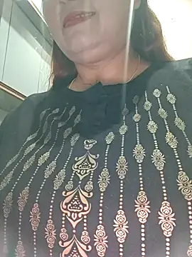 Snapshot of Dianaa9 chatting on June 12, 2026, 6:00 am Dianaa9 online show from June 12, 2026, 6:00 am