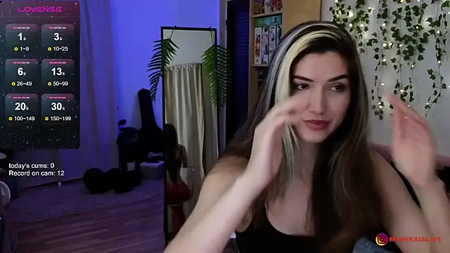 Snapshot of monikavenom chatting on January 11, 2026, 5:14 am monikavenom online show from January 11, 2026, 5:14 am