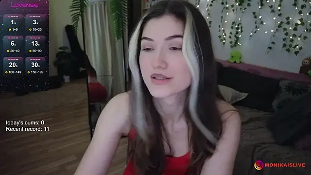 Snapshot of monikavenom chatting on October 7, 2025, 2:12 am monikavenom online show from October 7, 2025, 2:12 am