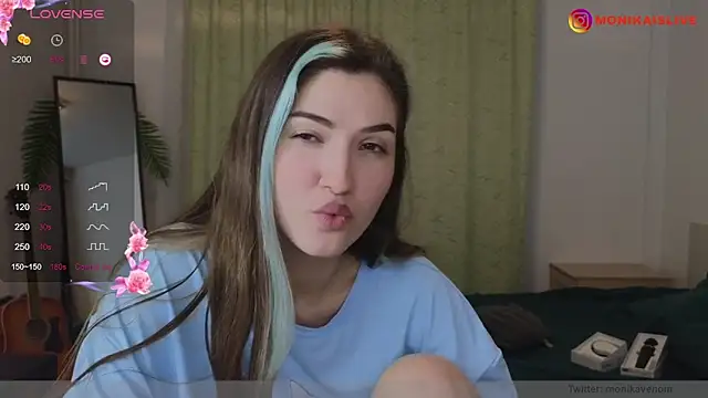 Snapshot of monikavenom chatting on February 5, 2025, 5:09 pm monikavenom online show from February 5, 2025, 5:09 pm