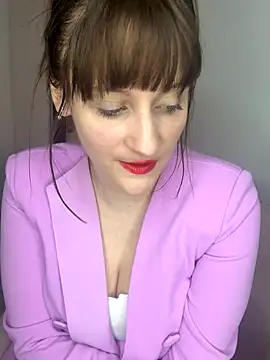 Snapshot of victoirenextdoor chatting on October 19, 2025, 5:37 pm victoirenextdoor online show from October 19, 2025, 5:37 pm