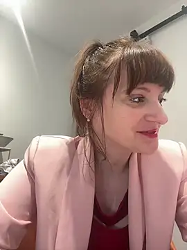 Snapshot of victoirenextdoor chatting on October 22, 2025, 11:42 am victoirenextdoor online show from October 22, 2025, 11:42 am