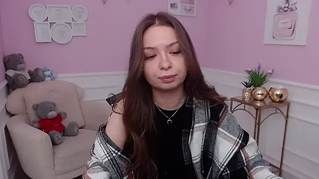 LucySkilar online show from October 28, 2025, 5:18 am