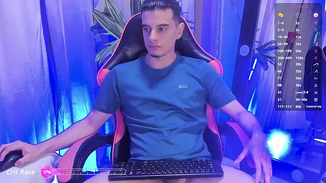 Snapshot of Maximo__ chatting on November 4, 2025, 10:13 pm Maximo online show from November 4, 2025, 10:13 pm