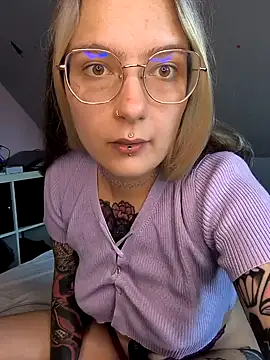 mamiedonuts online show from August 1, 2026, 12:25 pm