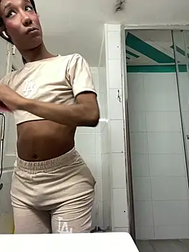 tamarabigass1 online show from September 9, 2025, 2:43 am