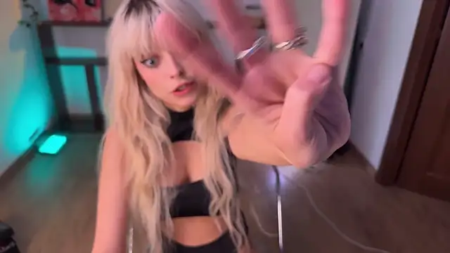 Snapshot of Eerectioneering chatting on October 13, 2025, 1:34 pm Eerectioneering online show from October 13, 2025, 1:34 pm